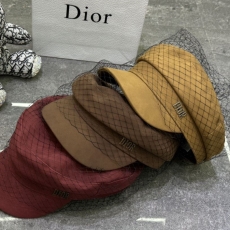 CHRISTIAN DIOR